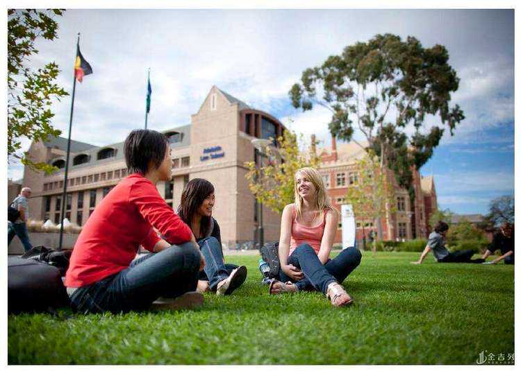 在俄外国优秀毕业生将可通过简化程序获俄罗斯国籍