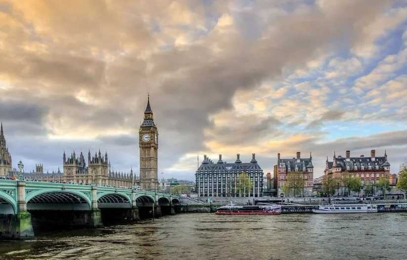 12人被骗上太空？450万英镑惊天大骗局，最后或是一场骗中骗