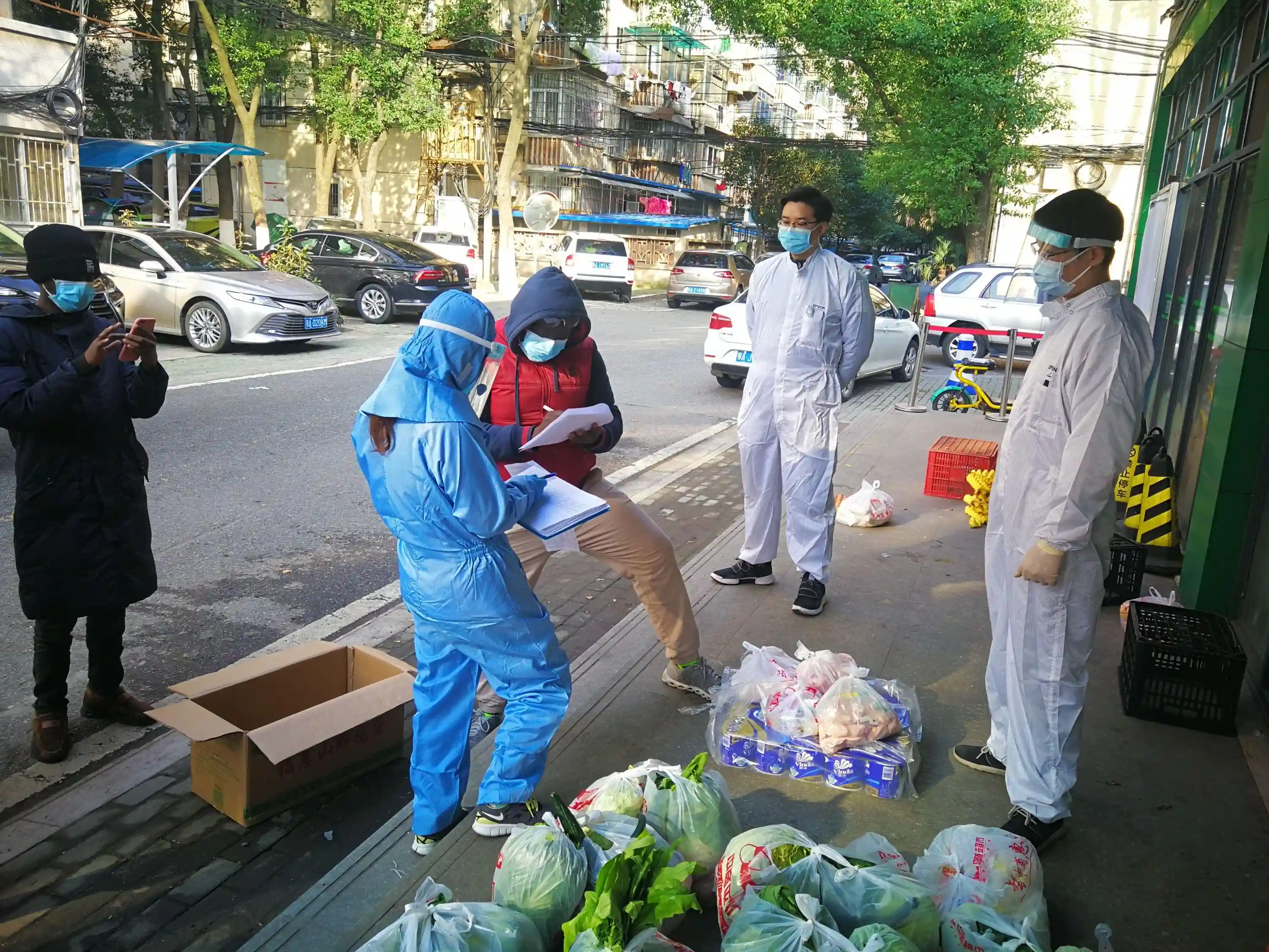 曾在武汉参与抗疫，非洲留学生说“要和中国一起患难与共”