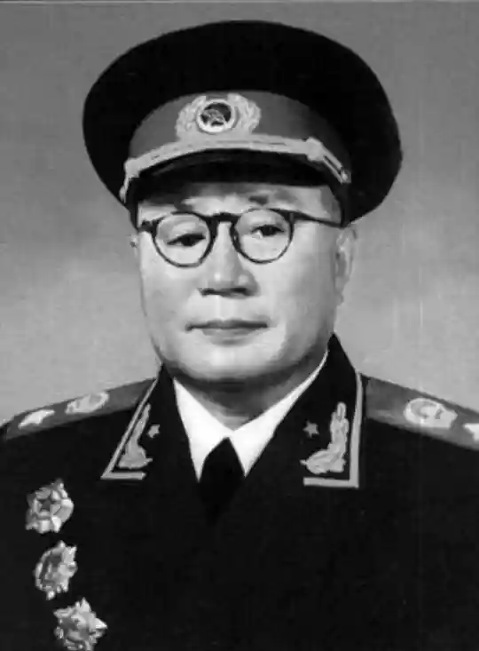 36岁的刘伯承，苦学俄文远赴苏联留学，为了看书眼窝都磨出了血