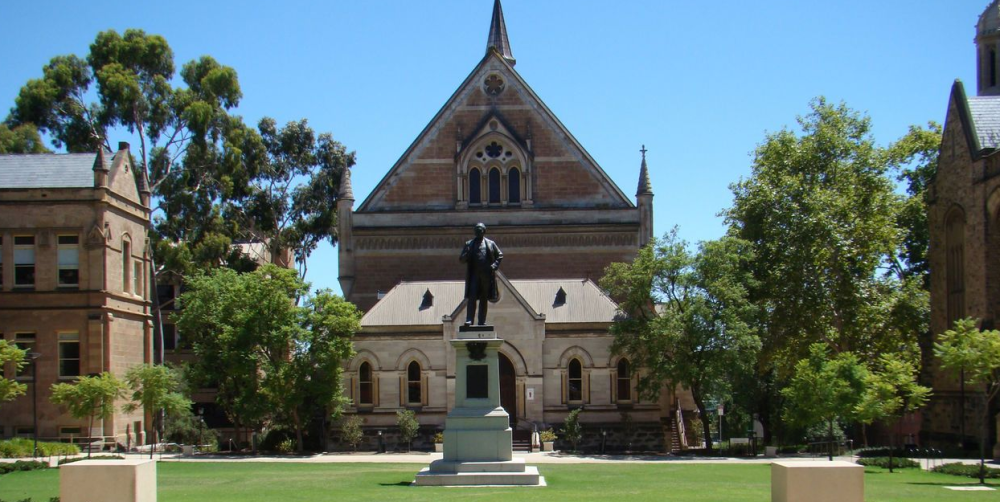 连线｜乌克兰基辅华侨：此刻正躲在地下室等待回国通知